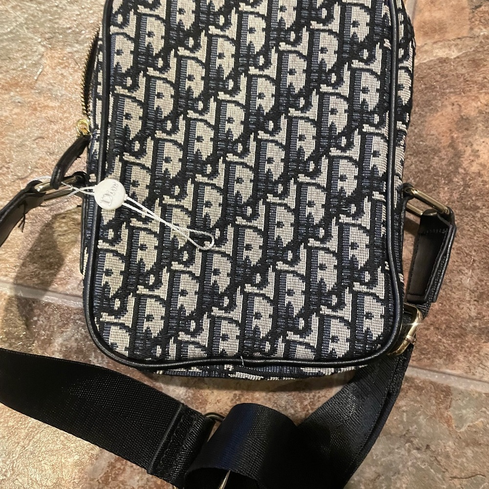 DIORR monogram logo utility bag purse crossbody perfect for travel 🔥🔥💎💎 - Picture 2 of 4